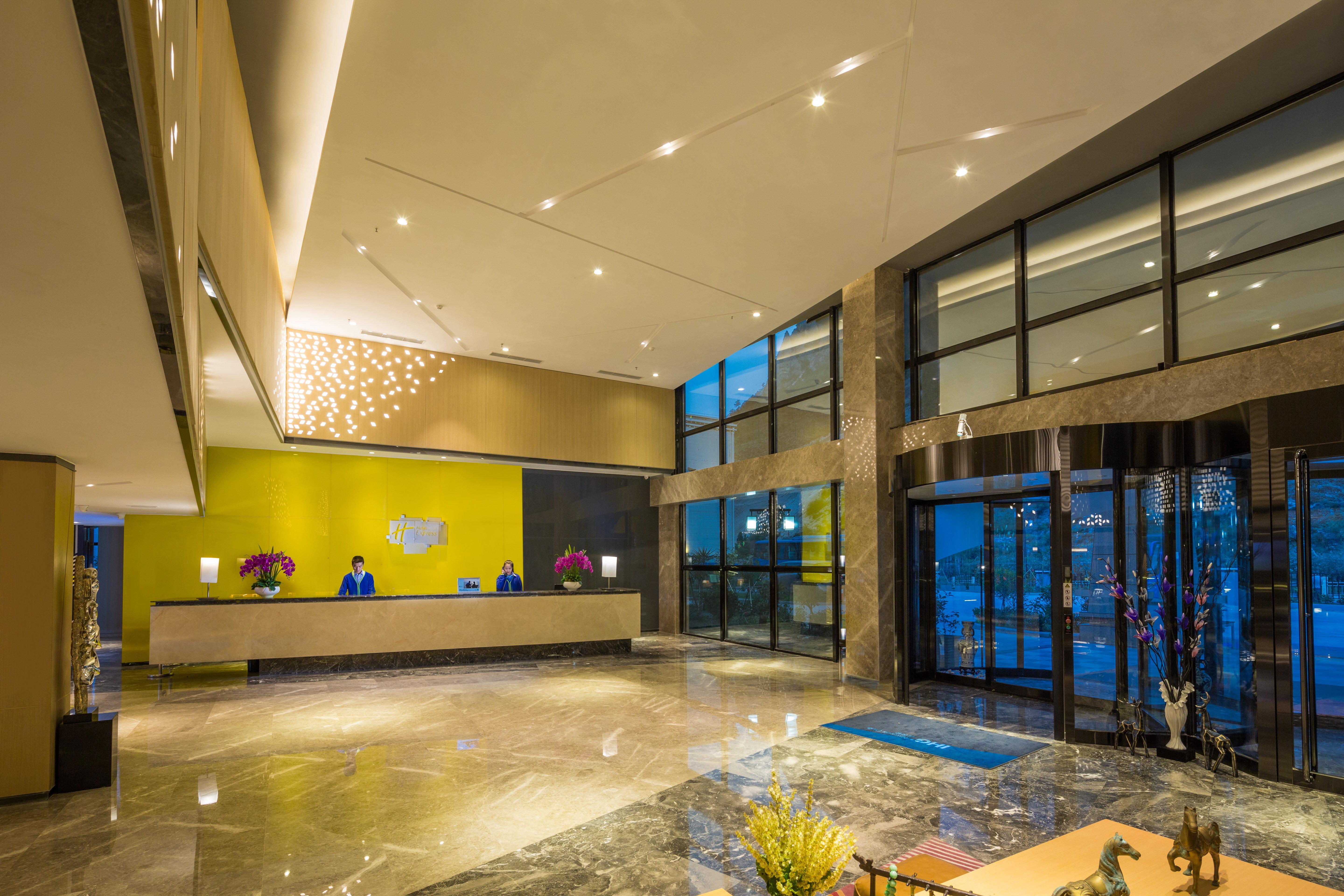Holiday Inn Express Daocheng Yading, An Ihg Hotel Zewnętrze zdjęcie