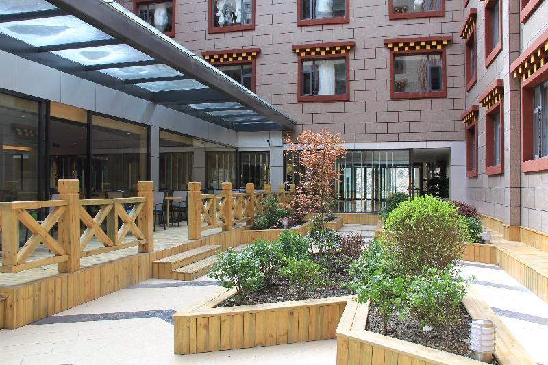 Holiday Inn Express Daocheng Yading, An Ihg Hotel Zewnętrze zdjęcie